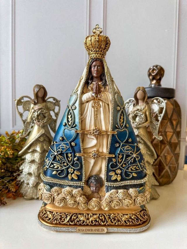Nossa Senhora Aparecida com manto em degradê azul e detalhes em ouro